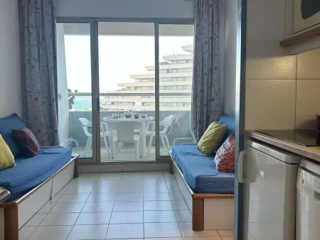 Studio bord de mer Villeneuve-Loubet, parking privé : photo 13