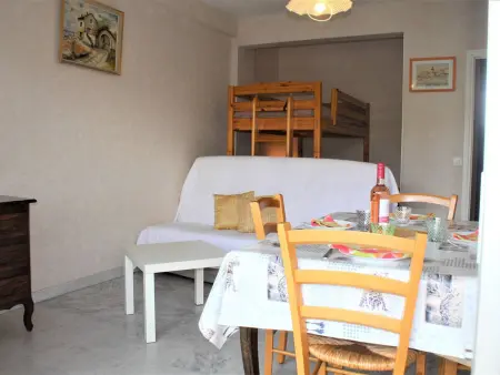 Studio avec terrasse et parking, 30m de la mer : photo 4