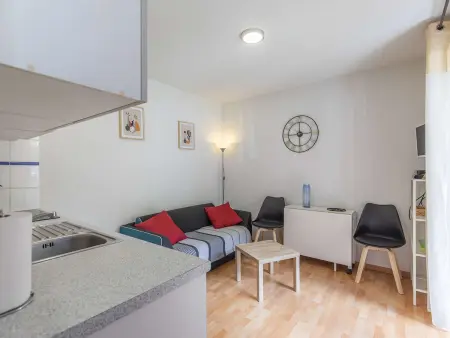 Appartement 32 m² centre Cauterets, balcon EST et cave à skis : photo 2