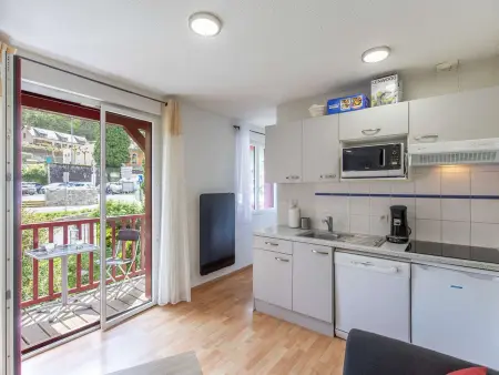 Appartement 32 m² centre Cauterets, balcon EST et cave à skis : photo 4