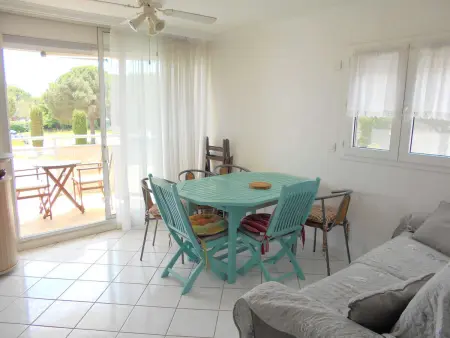 Location appartement à Port Camargue, Appartement T3 Climatisé - Terrasse Sud, Parking Privé, 6 Couchages - Le Grau-du-Roi