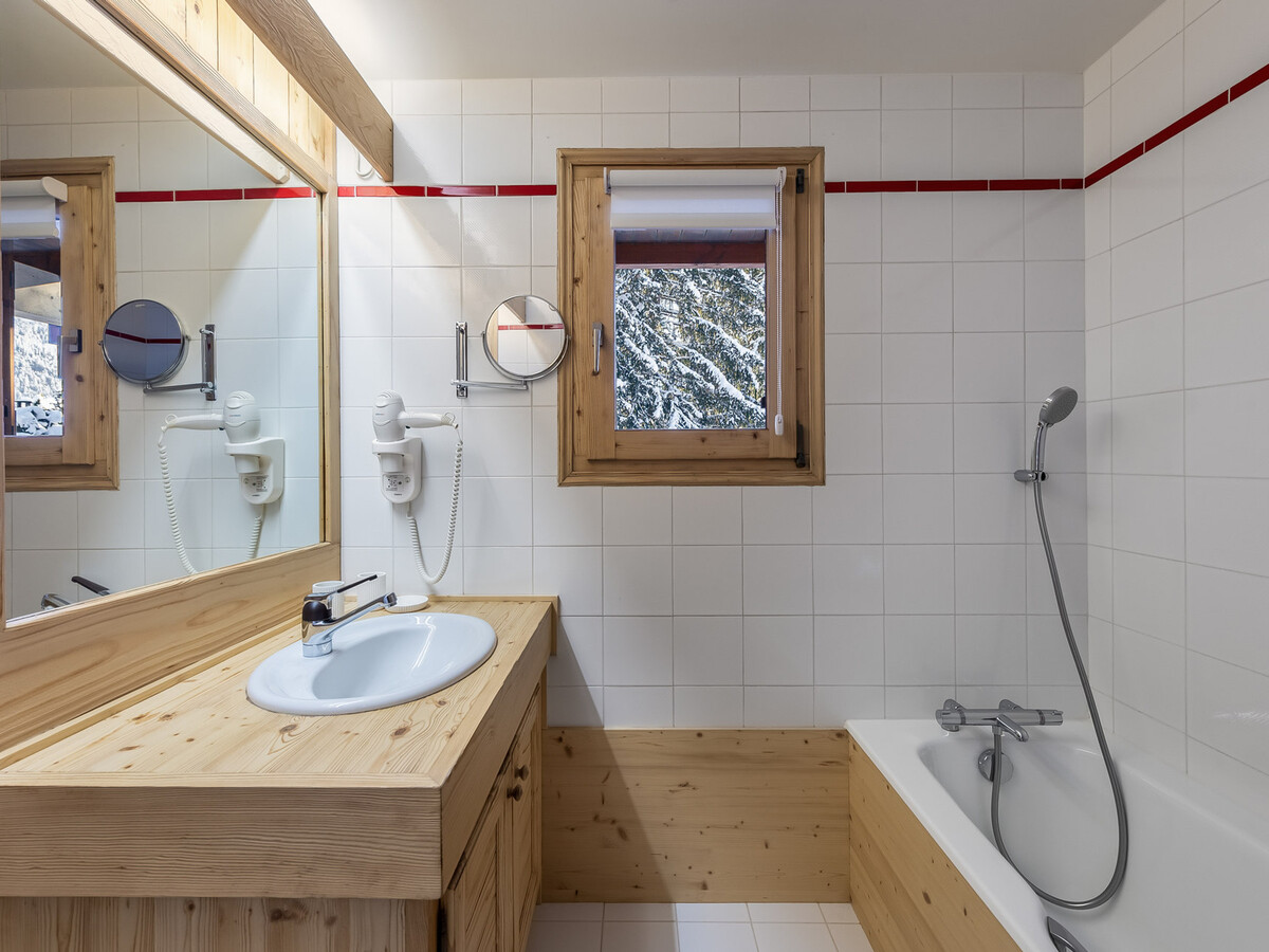 Appartement 65 m² rénové, 2 suites, poêle à bois à Megève - Photo 9