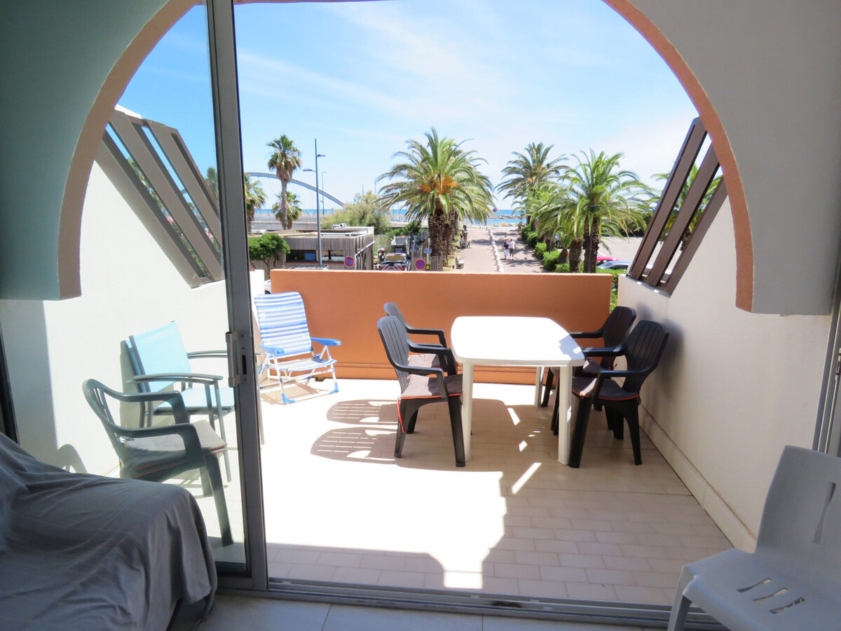 T2 front de mer à Sète avec terrasse et parking - Photo 1