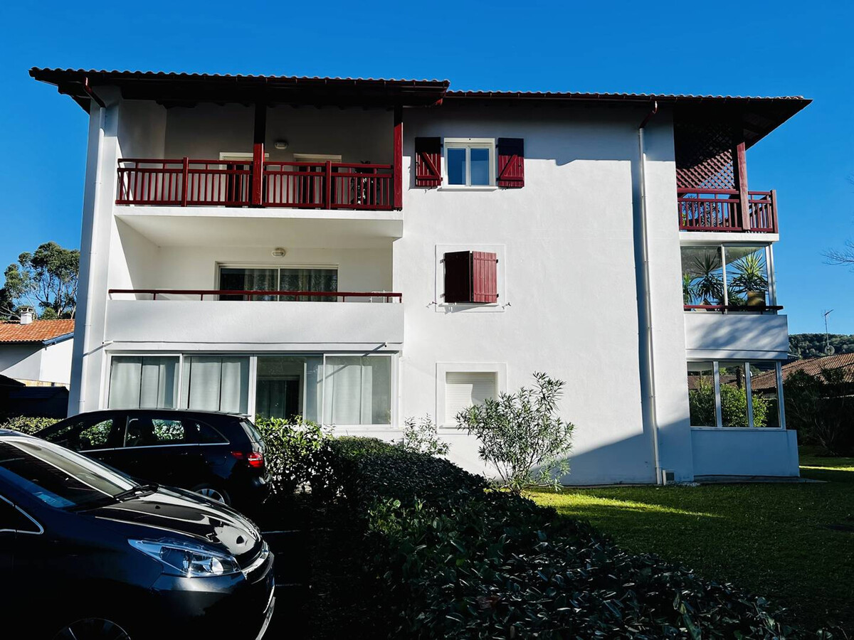 T1 Bis Cambo-les-Bains, rez-de-chaussée avec parking et terrasse - Photo 1