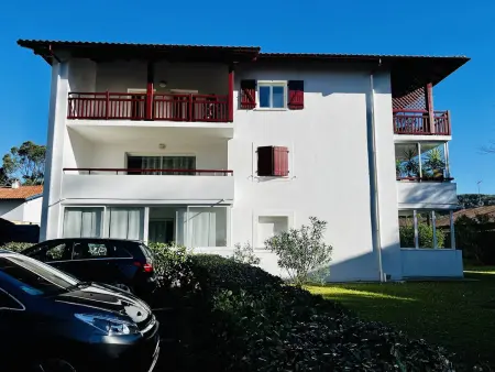 Location appartement à Cambo les Bains, T1 Bis avec Terrasse, Parking et Internet à Cambo-les-Bains