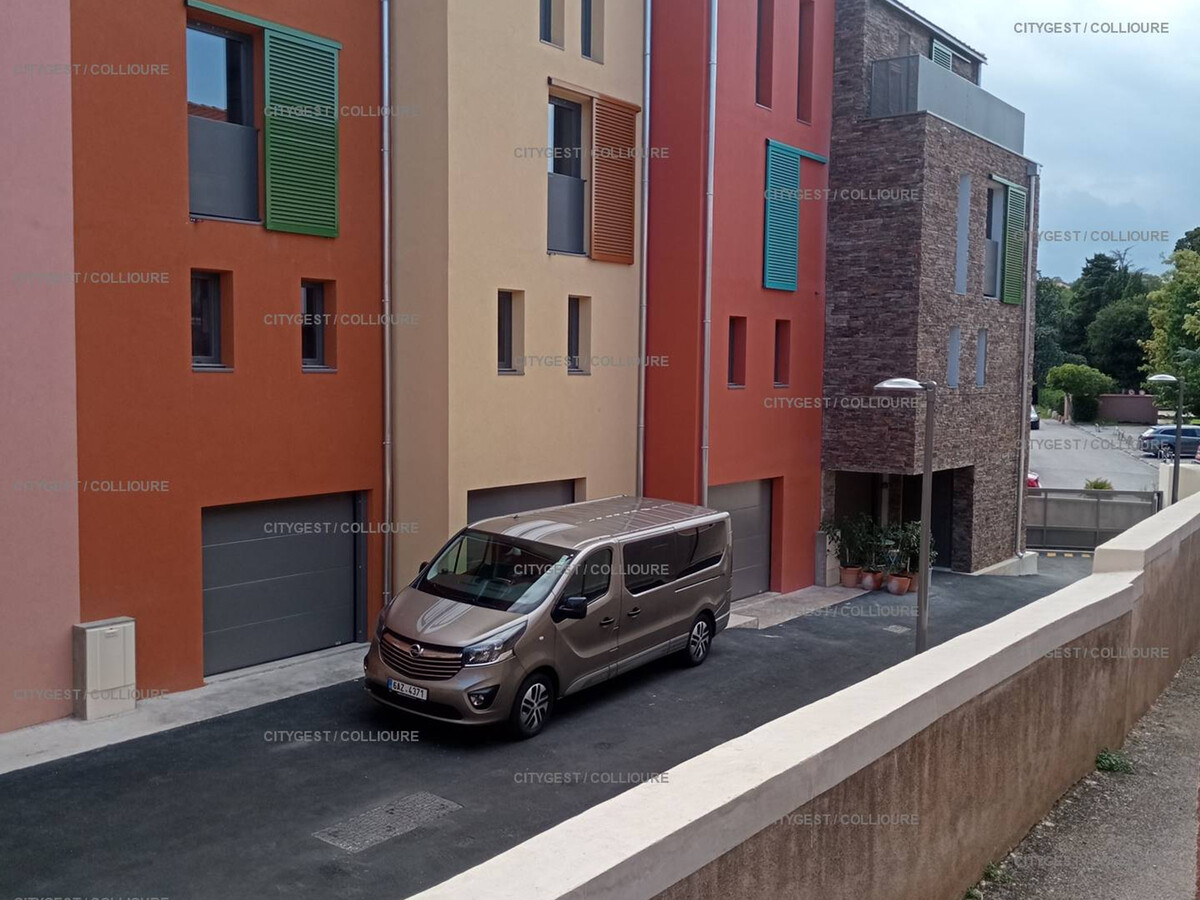 F2 traversant avec terrasse, 150m plage à Collioure - Photo 10