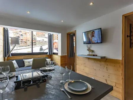 Location appartement à Val Thorens, appartement 4 personnes, très cosy et fonctionnel, 2 chambres séparées, vue montagne, exposé nord, départ ski aux pieds