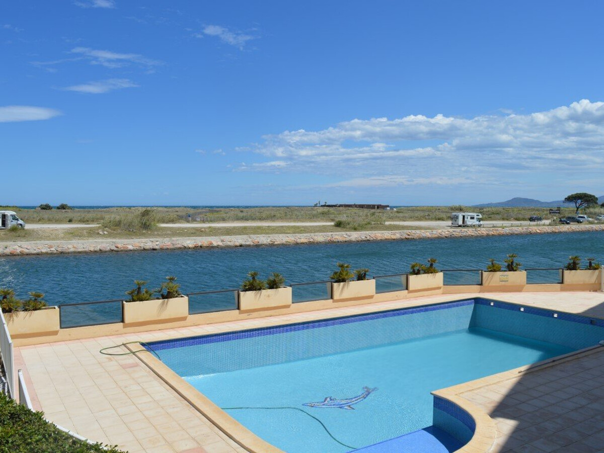 Studio cabine face marina à Saint-Cyprien, piscine été - Photo 14