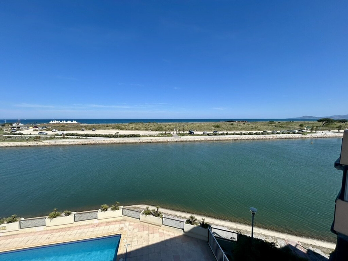 Studio cabine face marina à Saint-Cyprien, piscine été - Photo 16