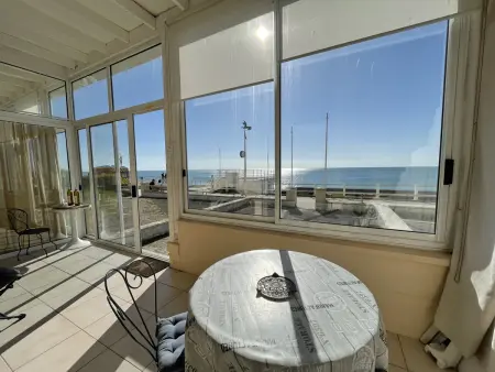 Location appartement à Jullouville, Duplex de charme en front de mer avec véranda