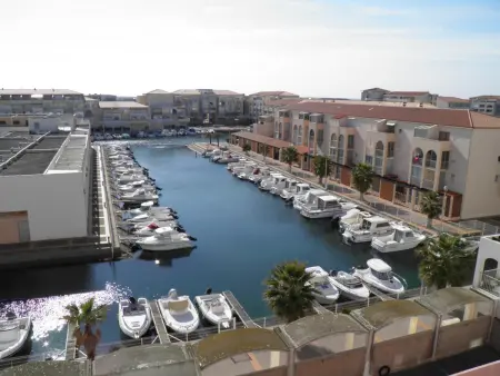 Location appartement à Sète, Charmant 2 pièces mezzanine, terrasse, parking et climatisation à Sète