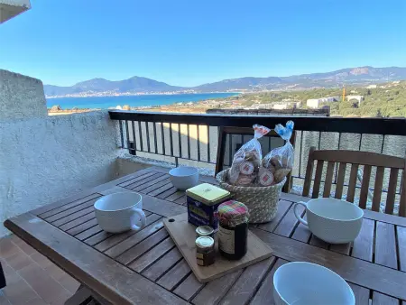 Location appartement à Porticcio, Appartement T2 à Porticcio: Clim, Piscine Gratuite, Proche Plages et Commerces