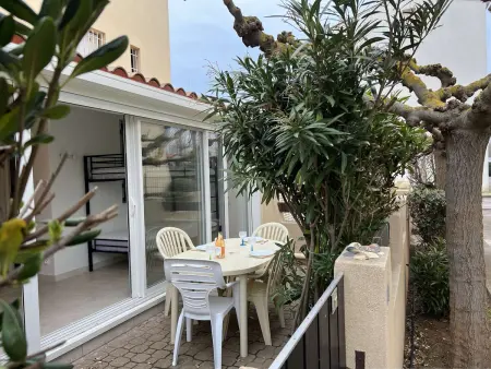 Location appartement à Marseillan Plage, Appartement T2 cabine avec grande terrasse, proche plage, parking et équipements complets