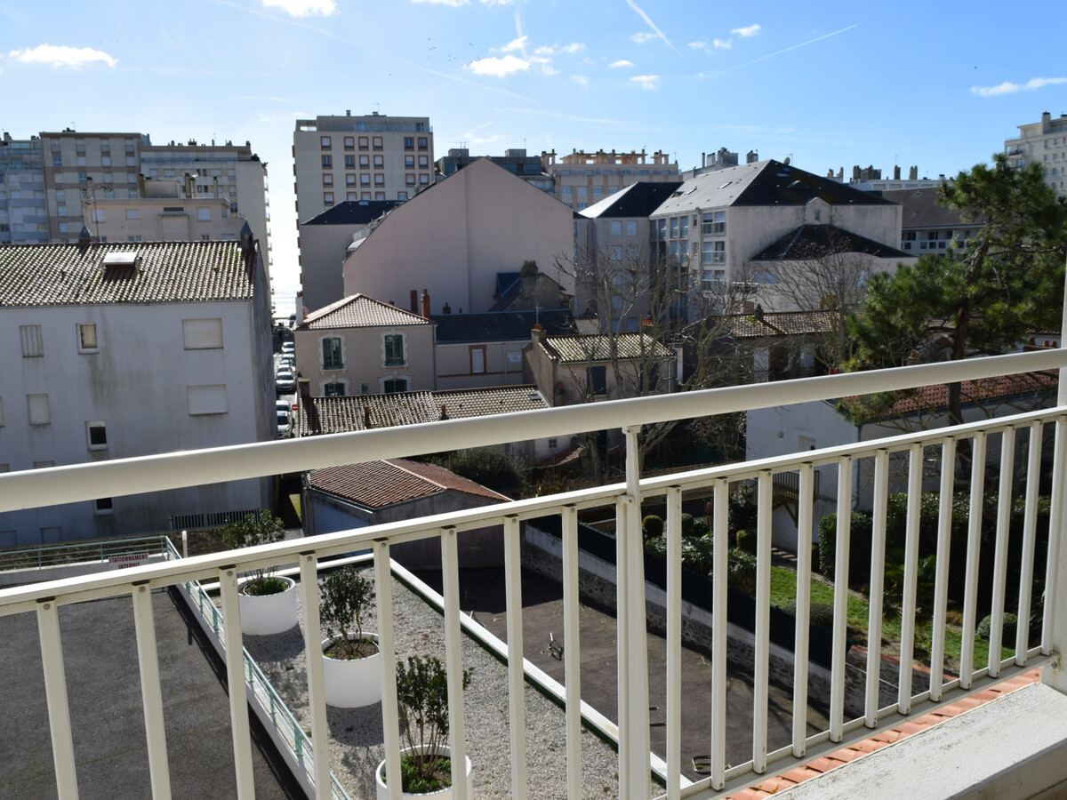 Appart. 2 étoiles garage et balcon face mer aux Sables-d'Olonne - Photo 11
