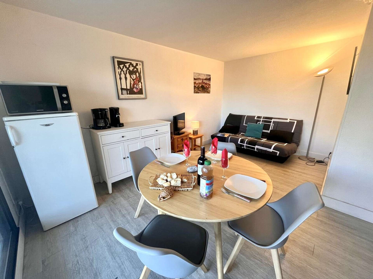 Appartement 2P à 200m de la plage, terrasse et salon de jardin - Photo 4