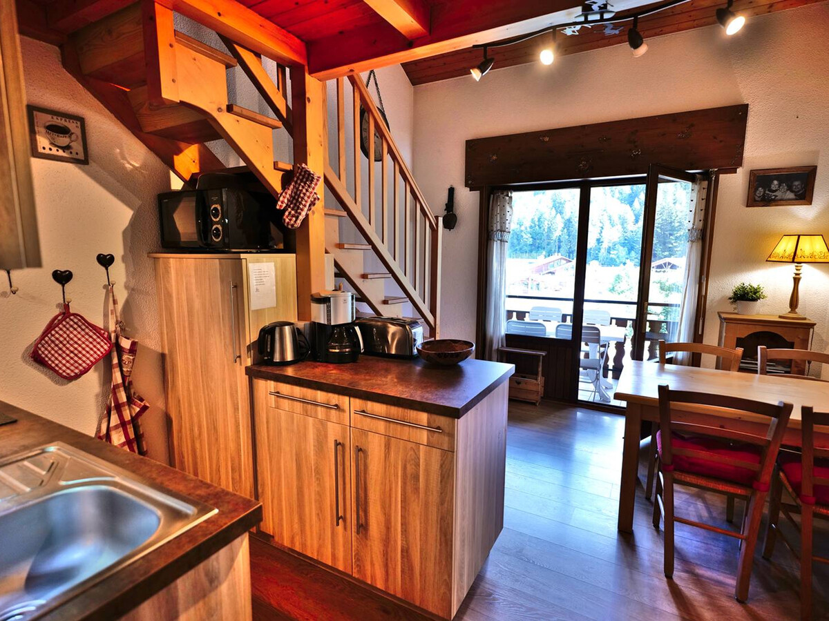 2 pièces + mezzanine 42m², balcon sud, centre village - Photo 2