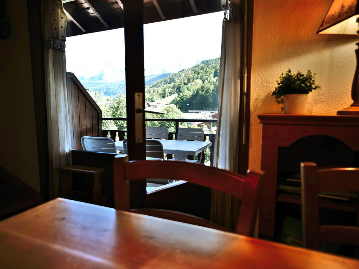 2 pièces + mezzanine 42m², balcon sud, centre village - Photo 3
