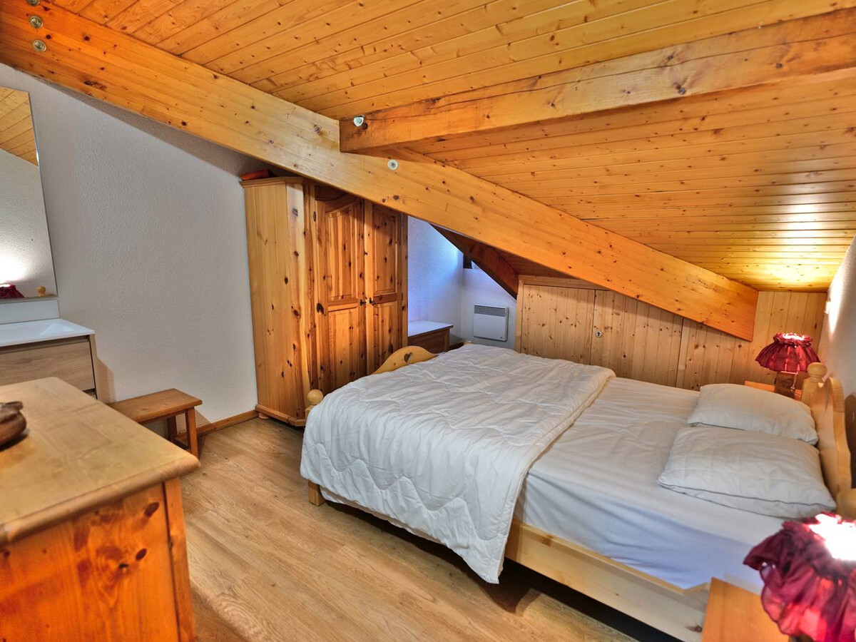 2 pièces + mezzanine 42m², balcon sud, centre village - Photo 4