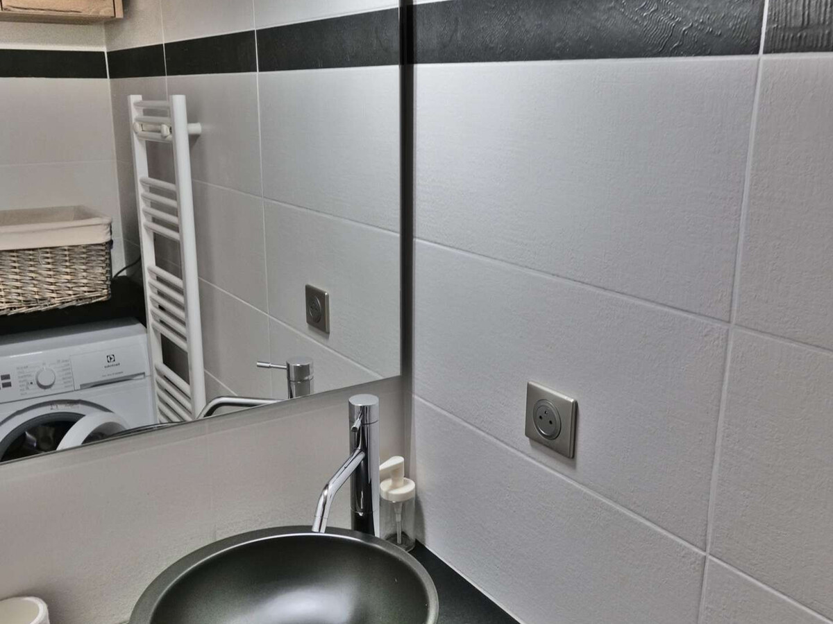 2 pièces + mezzanine 42m², balcon sud, centre village - Photo 13