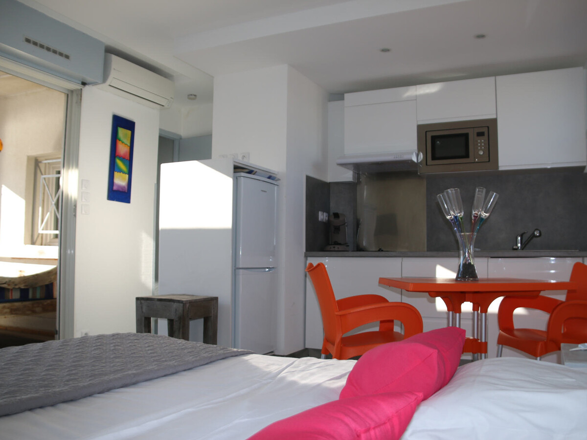 Duplex climatisé 2 personnes, parking privé à Agde - Photo 4