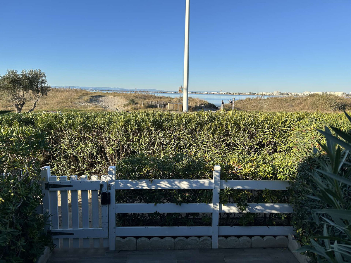 T2 climatisé Port Camargue, terrasse vue mer et jardin - Photo 3