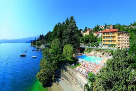 Location appartement à Verbania, Appartement en bord de mer, Résidence Zust