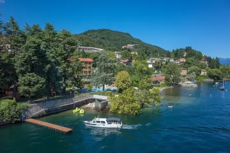 Location appartement à Verbania, Appartement en bord de mer dans la résidence Zust