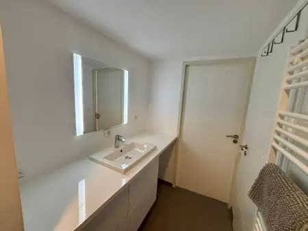 Appartement 56m² front de mer, piscine chauffée, parking : photo 7