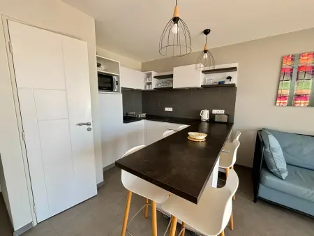 Appartement 56m² front de mer, piscine chauffée, parking : photo 12