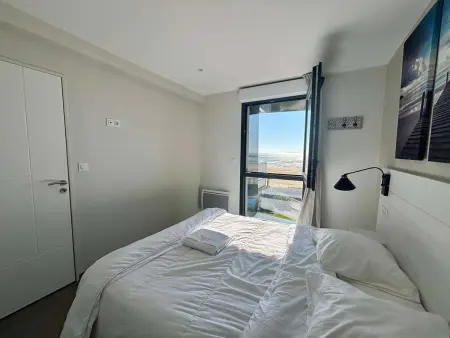 Appartement 56m² front de mer, piscine chauffée, parking : photo 17