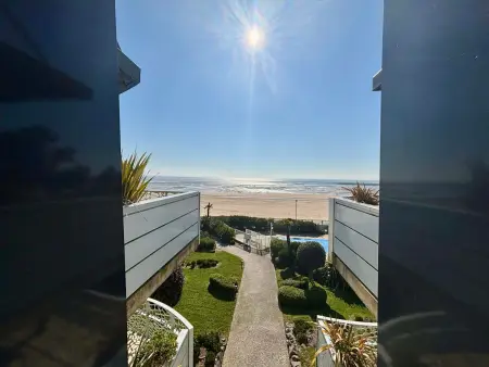 Appartement 56m² front de mer, piscine chauffée, parking : photo 18