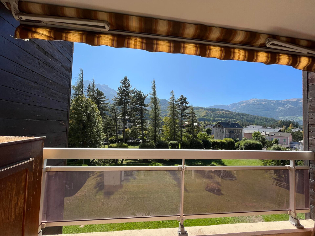 T2 centre-ville Barcelonnette, balcon sur le parc - Photo 12