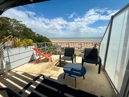 Appartement 6 pers face mer, piscine chauffée et accès plage direct : photo 17