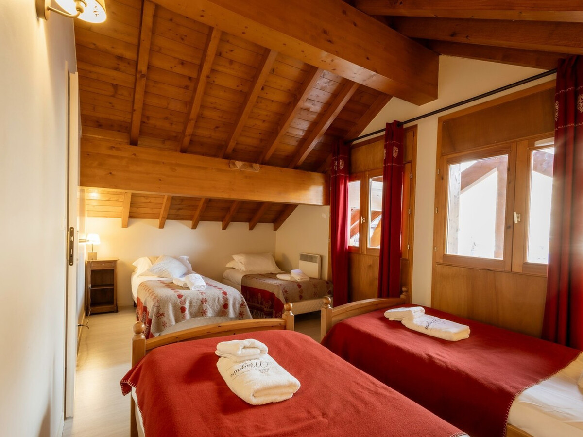 Duplex 8 pers à Valloire, 3 chambres, balcon et animaux - Photo 8