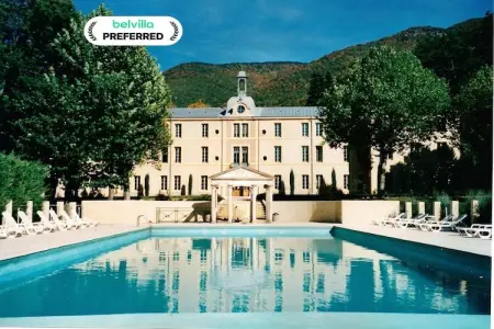 Location appartement à Montbrun les Bains, Séjour Romantique au Château du Rhône