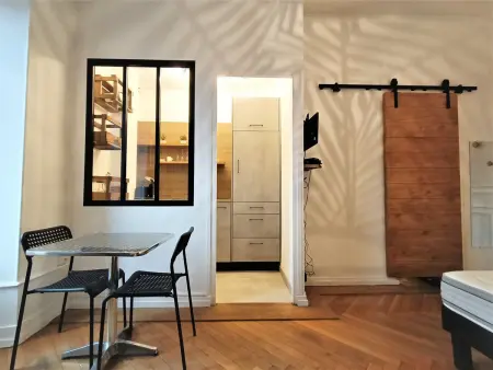 Location appartement à Aix les Bains, Studio élégant, confortable avec WiFi, proche parc
