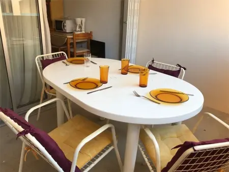Location appartement à Port Leucate, Studio cabine avec piscine, plage à 50m, parking privé, commerces à 400m