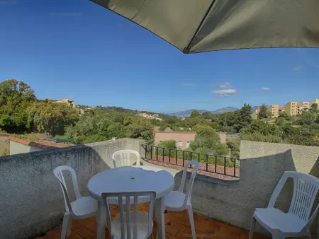 Location appartement à Porticcio, Charmant 2 pièces avec piscine et tennis à Porticcio