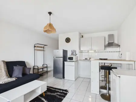 Appartement 2 pièces lumineux, 50m plage, ascenseur : photo 4