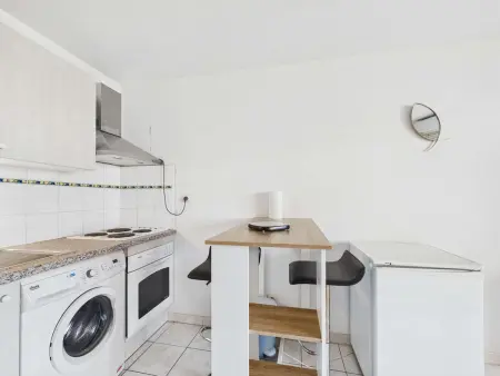 Appartement 2 pièces lumineux, 50m plage, ascenseur : photo 10