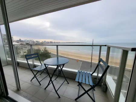 Appartement T2 face plage avec balcon, cuisine équipée et TV - Photo 1