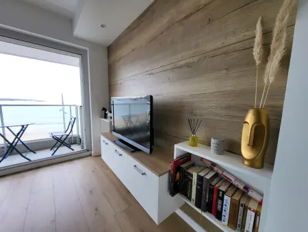 Appartement T2 face plage avec balcon, cuisine équipée et TV - Photo 4