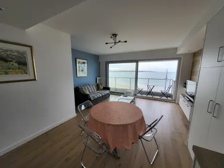 Appartement T2 face plage avec balcon, cuisine équipée et TV - Photo 8