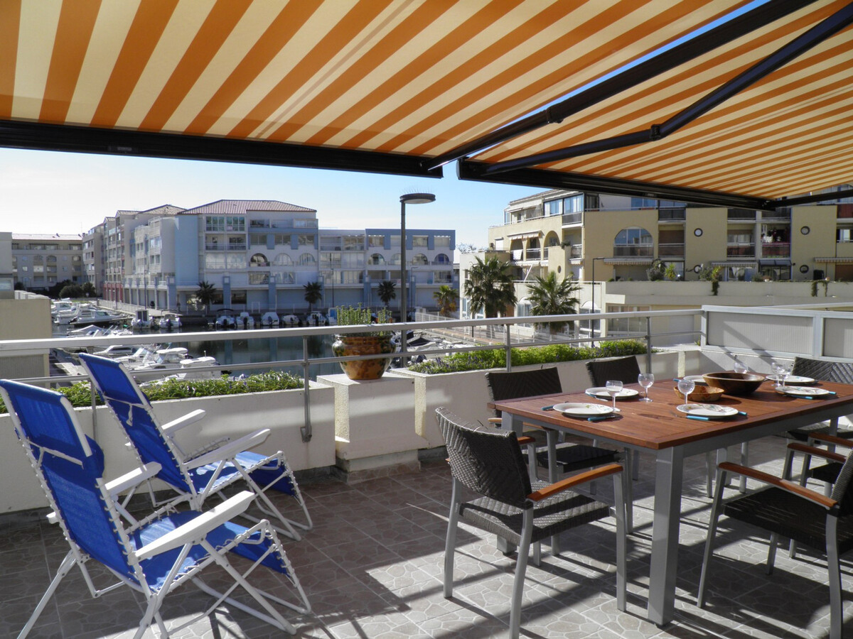 Appartement 2 pièces, véranda 24 m², vue marina à Sète - Photo 1