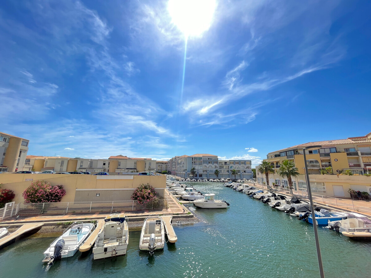 Appartement 2 pièces, véranda 24 m², vue marina à Sète - Photo 2