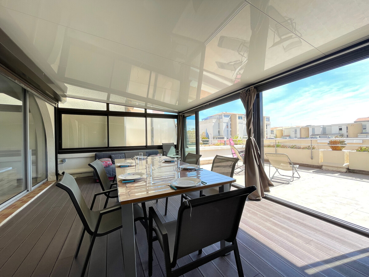Appartement 2 pièces, véranda 24 m², vue marina à Sète - Photo 3
