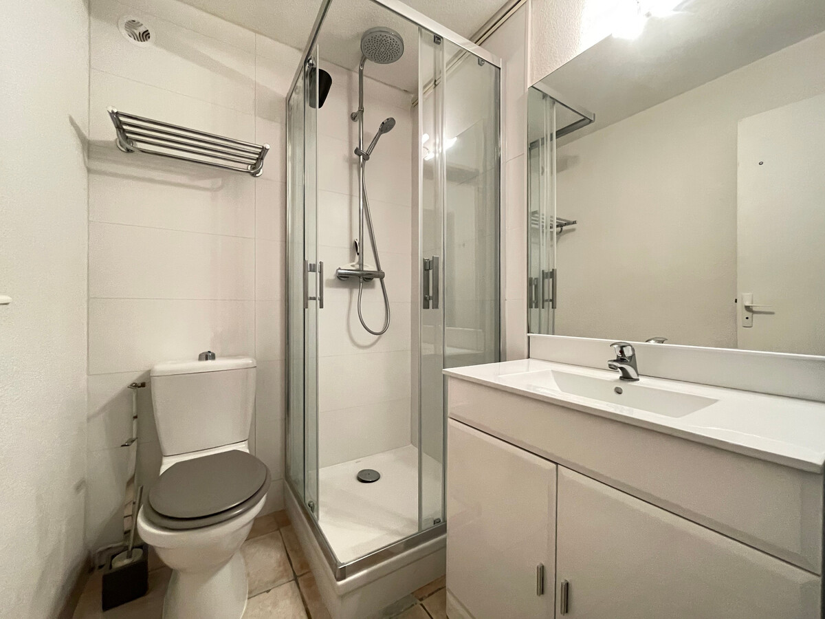 Appartement 2 pièces, véranda 24 m², vue marina à Sète - Photo 8