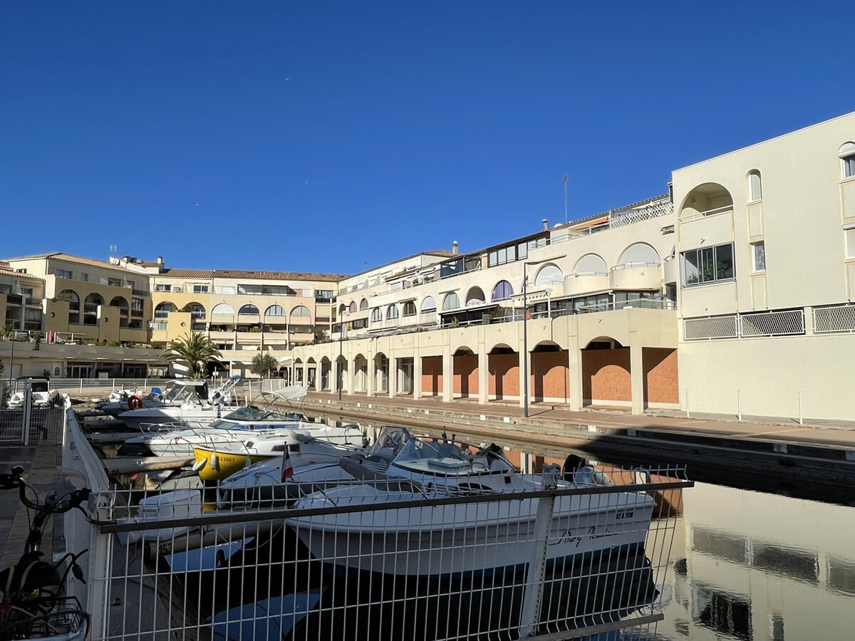 Appartement 2 pièces, véranda 24 m², vue marina à Sète - Photo 21