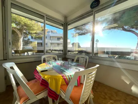 Location appartement à Sète, Studio à 50m de la plage avec parking privé, pour 4 personnes
