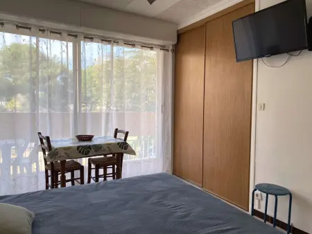 Studio face aux Thermes avec balcon, Balaruc-les-Bains : photo 4